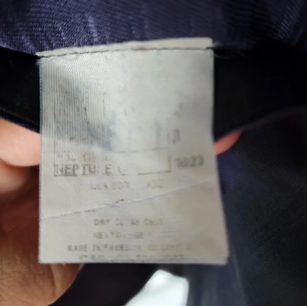 XL Jack Vistor Men's Navy blue plaid Wool Suit/ Blazer..